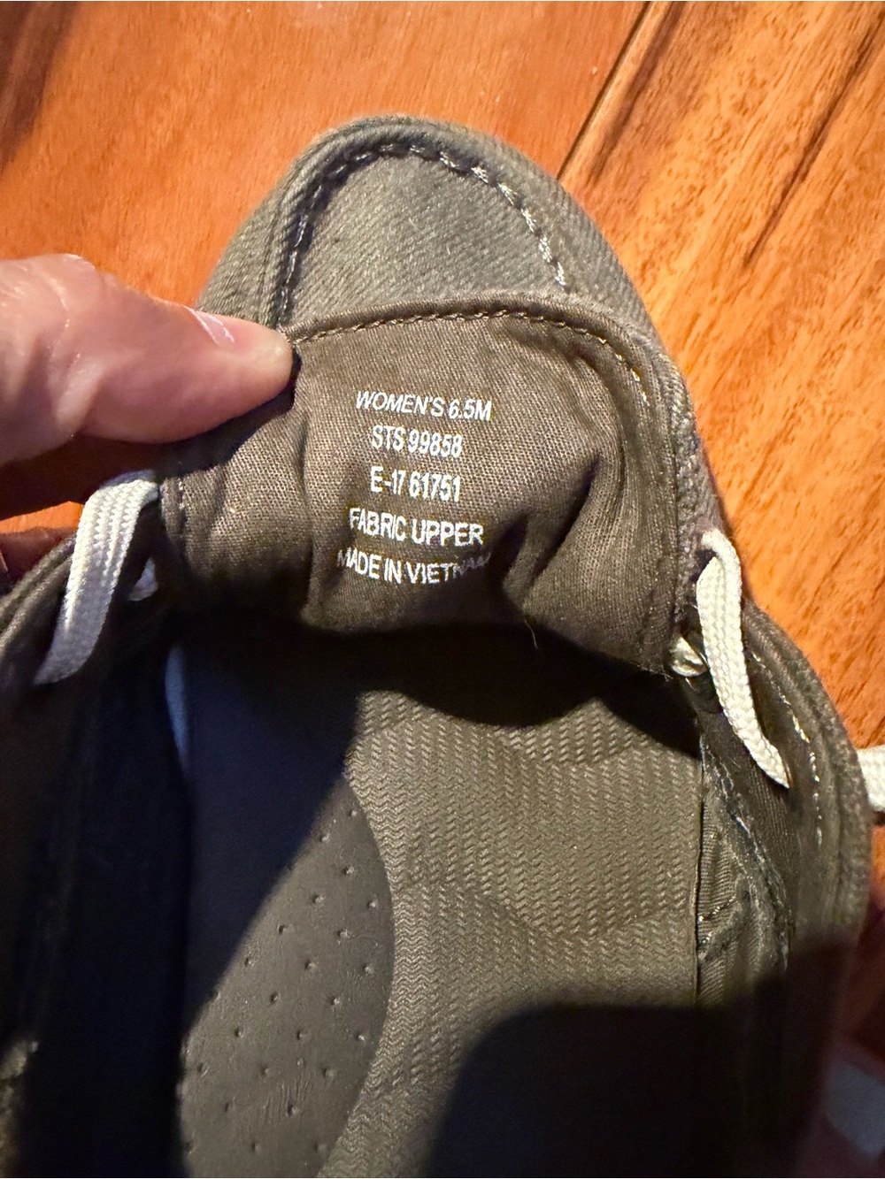 Sperry Women’s Gray Canvas Boat Shoes with White Laces - Picture 4 of 4